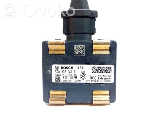 Volkswagen Golf VII Distronic sensor radar 5Q0907561D 0203300238 5Q0907572D