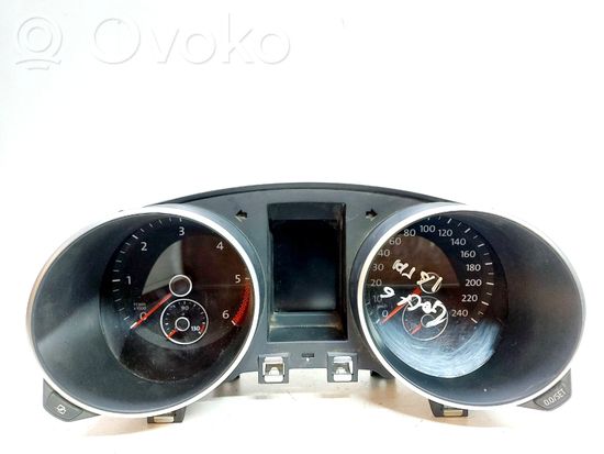 Volkswagen Golf VI Speedometer (instrument cluster) 5K0920871A