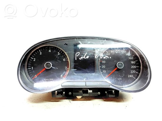 Volkswagen Polo IV 9N3 Speedometer (instrument cluster) 6R0920860B