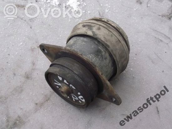 Volkswagen Vento Engine mount bracket