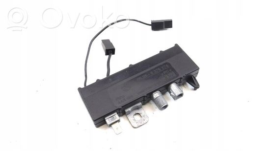 BMW 7 E38 Aerial antenna amplifier 8375174