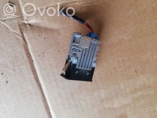 BMW 2 F46 USB socket connector 8711938