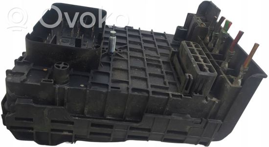 Volkswagen PASSAT CC Fuse box set