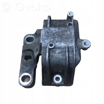 Volkswagen PASSAT B6 Engine mount bracket 1K0199262P