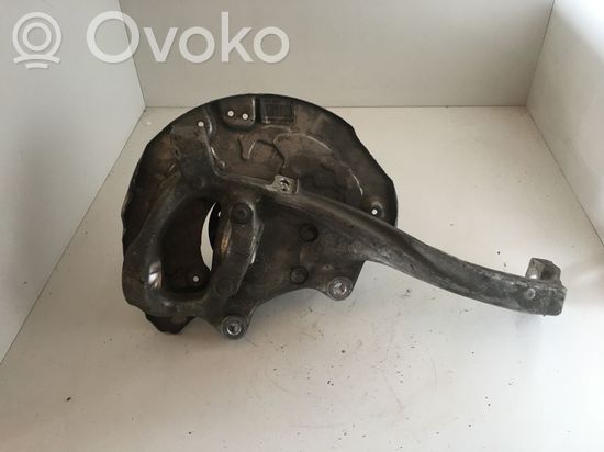 Mercedes-Benz C W205 Front wheel hub 2052200