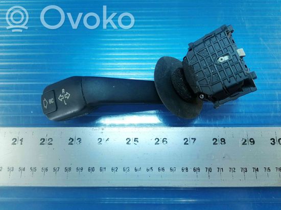 BMW 5 E39 Indicator stalk 8352172