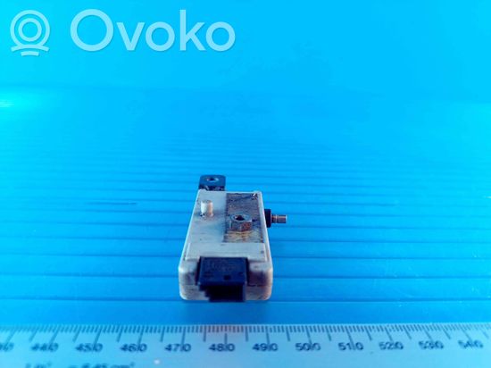 BMW 7 E38 Aerial antenna amplifier 65268377658 17675