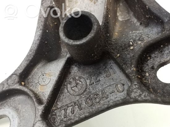 BMW 3 E90 E91 Gearbox mounting bracket 6771064 2231677106401