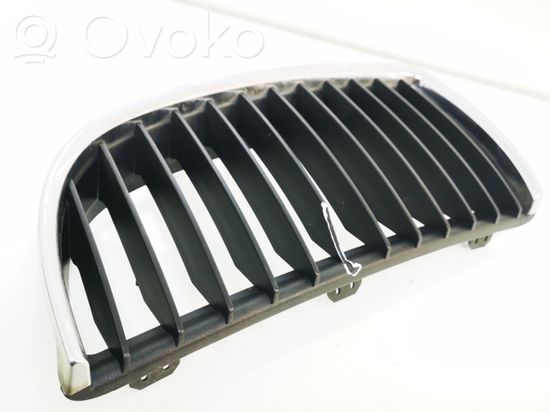BMW 3 E90 E91 Front bumper upper radiator grill 7120007 22405910