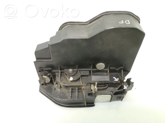 BMW 5 E60 E61 Front door lock 7167066