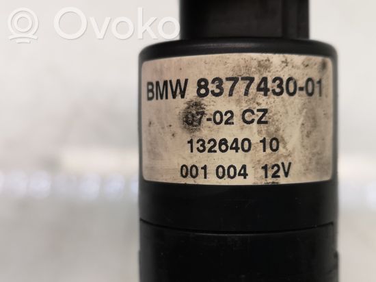 BMW 3 E46 Headlight washer pump 8377430 8737743001