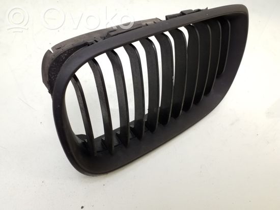 BMW 3 E46 Front grill 70305490L 70721299
