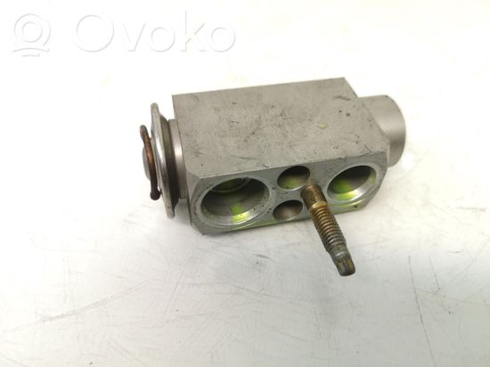BMW 3 E46 Air conditioning (A/C) expansion valve 6904437 641169044437