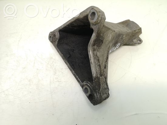 Volkswagen PASSAT B5 Engine mounting bracket 8D0199308L