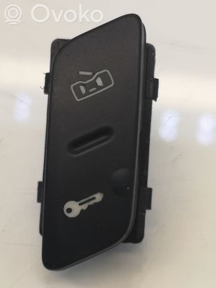 Volkswagen Golf V Central locking switch button 1K0962125
