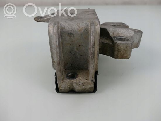 Volkswagen Golf IV Engine mount bracket