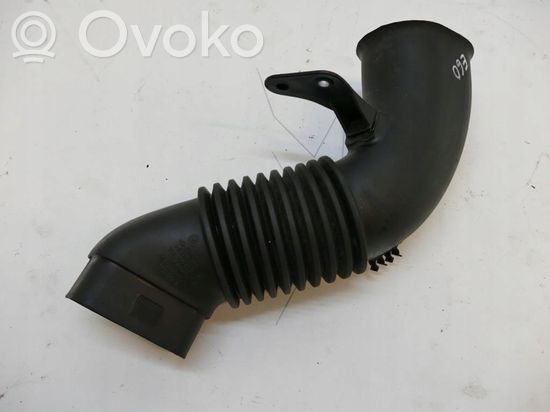 BMW 5 E60 E61 Air intake duct part 7790056