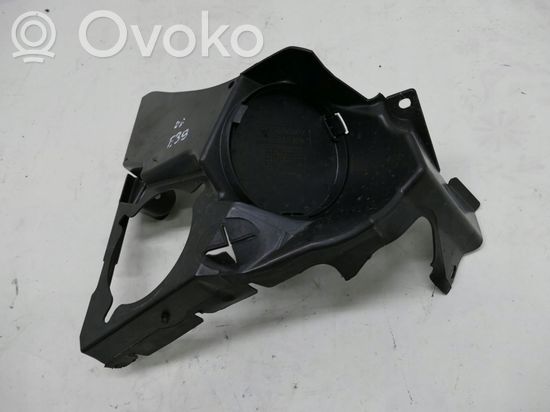 BMW 5 E39 Other engine bay part 8209027