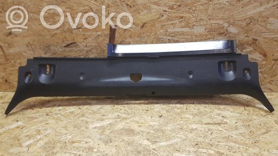 BMW 7 E65 E66 Trunk/boot sill cover protection 8223560