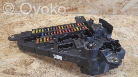 BMW 5 E60 E61 Fuse module 9138830