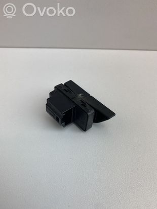 Volkswagen PASSAT B8 Central locking switch button 5F1962125