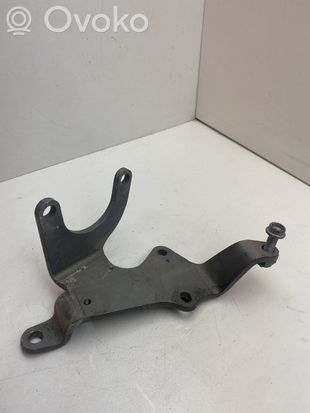 Volkswagen PASSAT B8 Engine mounting bracket 03N103369C