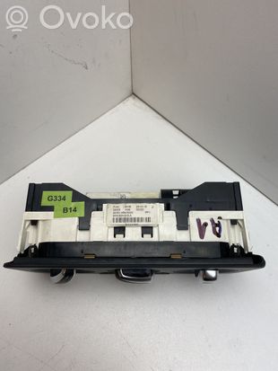 Audi A1 Climate control unit 8X0820045A