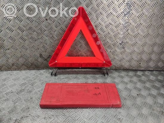 Volkswagen PASSAT B3 Towing hook eye