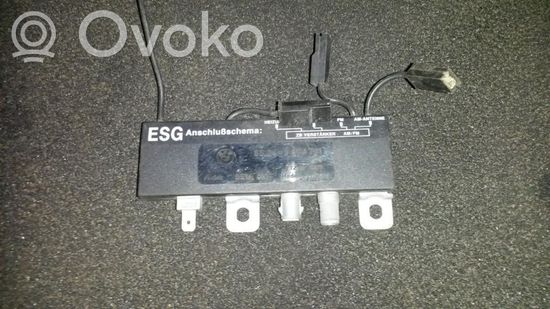 BMW 7 E32 Antenna control unit 65241379761 65.24-1379761 65241379761 65.24-1379761