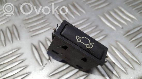 BMW 3 E46 Tailgate opening switch 61318365579 61.318365579 6131-8365579 03052500 1597001 61318365579 61.318365579 6131-8365579 03052500 1597001