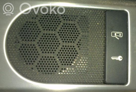 Volkswagen Touareg I Central locking switch button