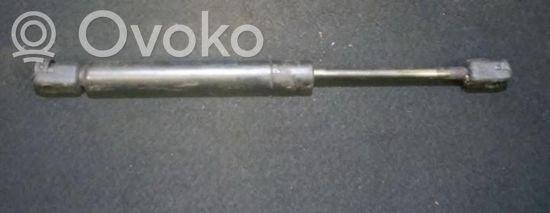 Audi A4 S4 B5 8D Tailgate/trunk strut/damper 8d5827552c 8d5827552c