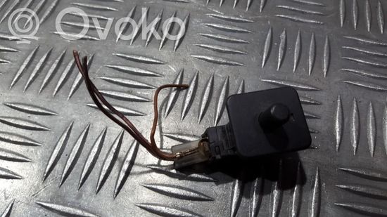 Mercedes-Benz C W202 Front door sensor coupe 2028202110 30010101 3001.0101 2028202110 30010101 3001.0101