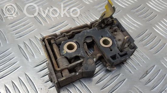 Volkswagen PASSAT B4 Rear door lock 357839016D 357839016D