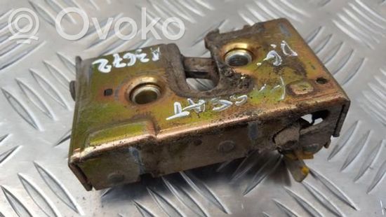 Volkswagen PASSAT B4 Rear door lock 357839016D 357839016D