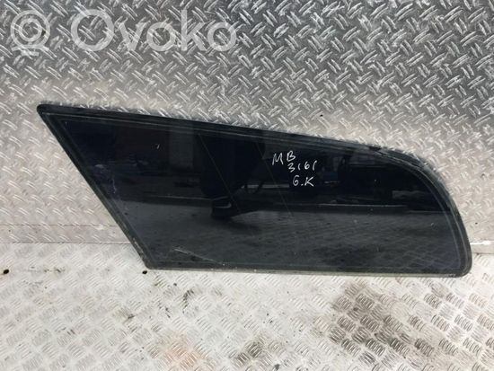 Mercedes-Benz E W210 Rear side window/glass