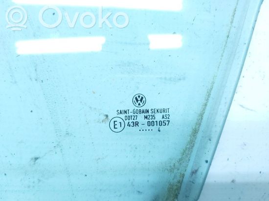 Volkswagen Golf V Front door window glass four-door