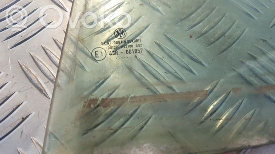 Volkswagen Golf V Rear vent window glass