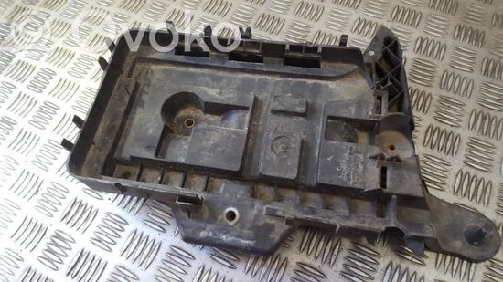 Volkswagen Touran I Battery box tray 1k0915333b 1k0915333b