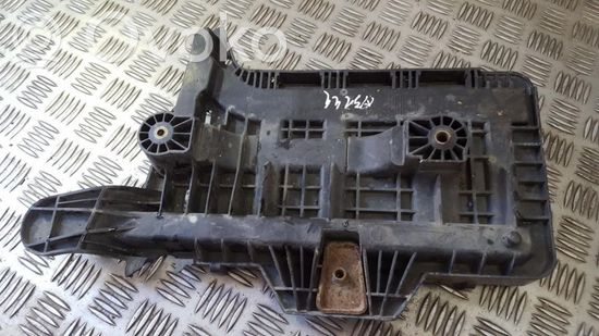 Volkswagen Touran I Battery box tray 1k0915333b 1k0915333b