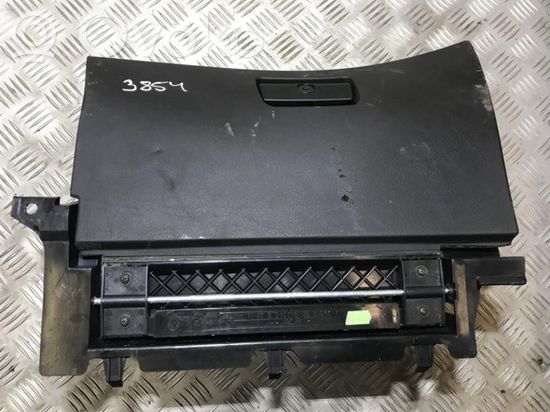 BMW 3 E46 Glove box 51168216188 51.16-8216188 51168216188 51.16-8216188