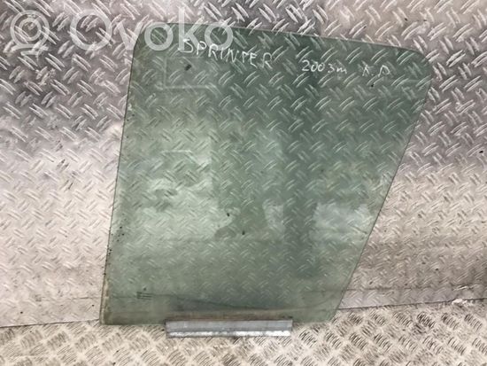 Mercedes-Benz Sprinter W901 W902 W903 W904 Front door window glass four-door
