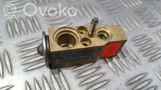 Mercedes-Benz SLK R170 Air conditioning (A/C) expansion valve 2028300184 651451X 2028300184 651451X