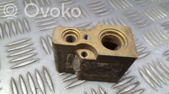 Volkswagen Polo III 6N 6N2 6NF Air conditioning (A/C) expansion valve 52114790 656506Z 52114790 656506Z