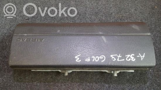 Volkswagen Golf III Passenger airbag