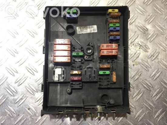Volkswagen Golf VI Fuse box set 1k0937125 1k0937125