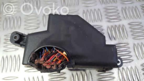 Volkswagen Golf V Fuse box set