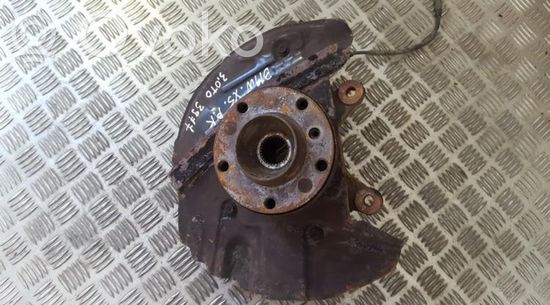 BMW X5 E53 Front wheel hub