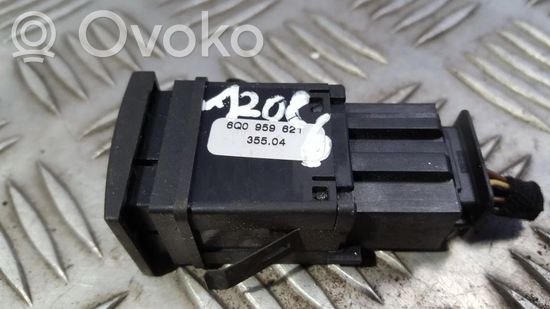 Volkswagen Polo Windscreen/window heater switch 8Q0959621 35504 8Q0959621 35504