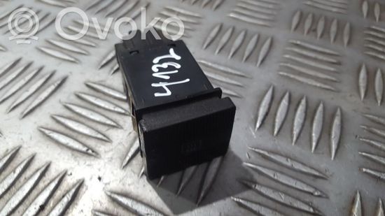 Volkswagen Golf III Windscreen/window heater switch 1h0959621 1h0959621